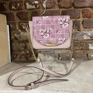 Bolso Bandolera Steve Madden Bmelodie Rosa Flor de Cerezo Logo Icono Usado en Excelente Condición - Imagen 1 de 6