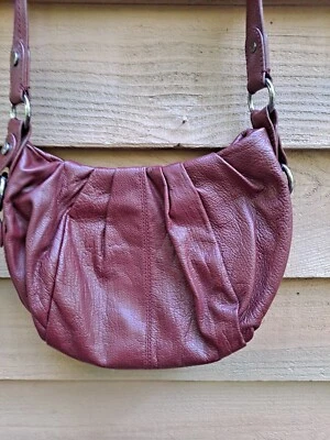 ПРОСТО VERA темно-бордовый ямочки кожи плиссированные Hobo сумка с короткими ручками/наплечная сумка 🎒 отличном  - Изображение 1 из 4