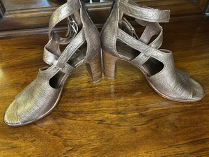 Donald J Painter gold strapped heels with chunky heel. Size 8.5. - Picture 1 of 6