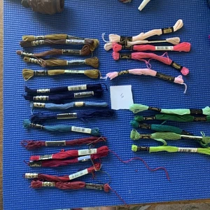 Lot of 25 DMC Thread Embroidery Floss Lot  Different Colors #5 - Picture 1 of 6