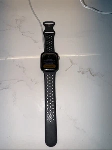 Apple Watch série 4 44 mm cellulaire - Photo 1 sur 13
