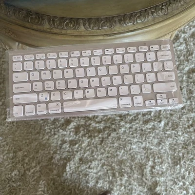 Anker Ultra Slim Bluetooth Keyboard A7726 Works w/ iOS, Android, Mac and Windows - Image 1 of 4