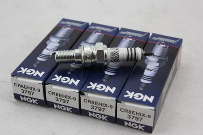PACK DE 4 BUJÍAS NGK CR8EHIX-9 #5666 HONDA ST1100 VF750c MAGNA VFR800 CBR900RR Foto 1 de 4