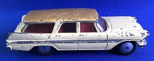 CORGI 219 PLYMOUTH SPORTS SUBURBAN - Picture 1 of 7