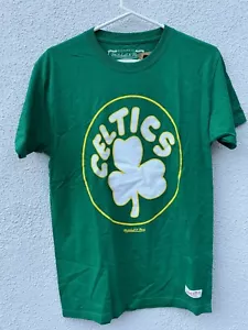 Mitchell & Ness Boston Celtics Retro Logo Green Small NBA T-Shirt NWT - Picture 1 of 5