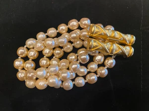 PULSERA DE PERLAS DE CUATRO HEBRAS DE KARL LAGERFELD FIRMADA DE COLECCIÓN - Imagen 1 de 9