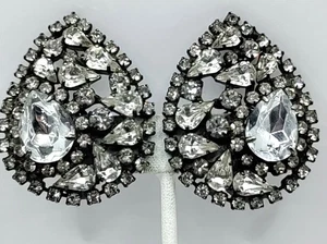 Butler & Wilson (B&W) LARGE Rhinestone Clip Earrings - Picture 1 of 6