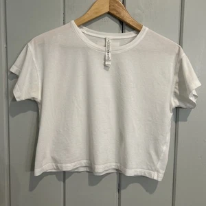 Lululemon Woman’s Cropped Pima Cotton White T Shirt Size 4 - Picture 1 of 6