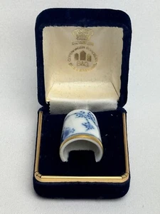 Dedal de porcelana B&G Copenhagen Bing y Grondahl Dinamarca #4801 - Imagen 1 de 6