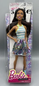 Barbie Fashionistas Nikki? Nuevo en caja BGY20 2013, plástico tiene algunos daños - Imagen 1 de 11
