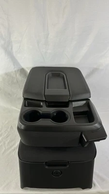 Chevrolet Silverado 2019-2025 | GMC Sierra | Tahoe | Consola central asiento de salto. Foto 1 de 4