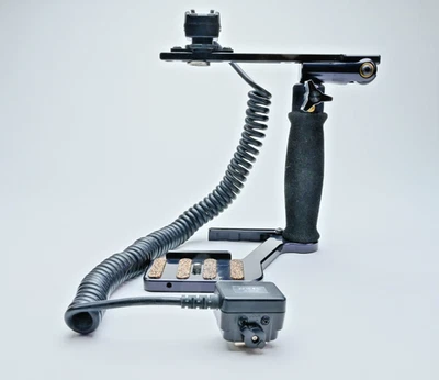 Custom Brackets CB Junior Flash Rotating Bracket Kit With Removable Nikon Cord - Image 1 of 4