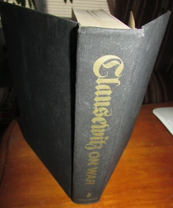 On War by Carl von Clausewitz (1968, HC) Penguin Books - Imagen 1 de 6