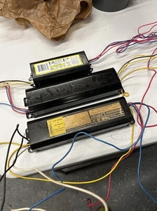120v 60hz Ballast Advance Transformer Co - Picture 1 of 7
