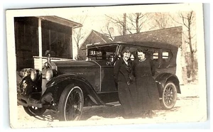 Vintage Photo Real Automobile Car Early Classic Model Two Women Pose - Picture 1 of 3