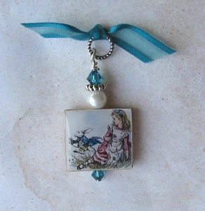 Alice In Wonderland Pendant White Rabbit Charm VTG Altered Art Image Time Watch - Picture 1 of 1