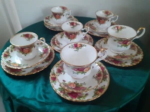 6 Vintage Royal Albert Old Country Roses  Cup, Saucer & Side Plate Trio Set - Picture 1 of 14