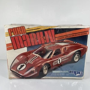 MPC #10561 FORD MARK IV V-8 Le MANS ROAD RACER KIT MODELO 1:25 SELLADO HOBBY - Imagen 1 de 12