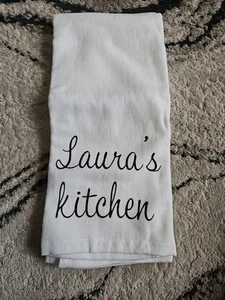 Toalla de cocina Laura’s té blanco a mano personalizada - Imagen 1 de 3