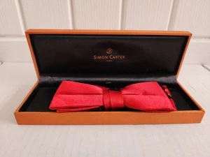 Simon Carter 100% Seide Fliege mit Geschenkbox in Top Zustand UVP 32£ - Bild 1 von 10
