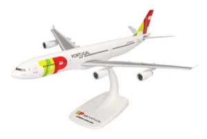 TAP Air Portugal Airbus A340-300 1/200 scale desk model NEW Herpa Snapfit - Picture 1 of 3
