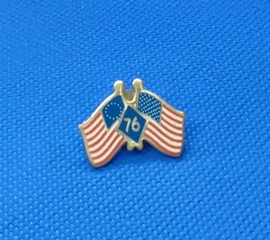 Vintage US American Flag 76' Lapel Pin USA Tie Tack - Picture 1 of 2