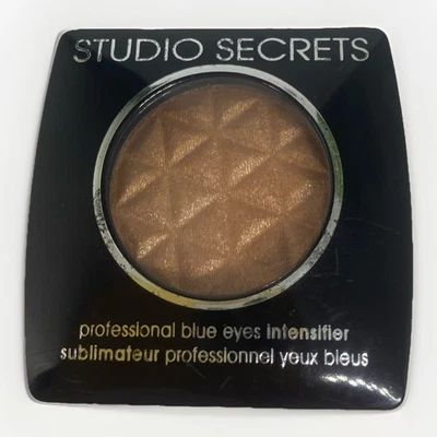 Loreal Paris STUDIO SECRETS professional blue eyes intensifier Eyeshadow 282 - Bild 1 von 4
