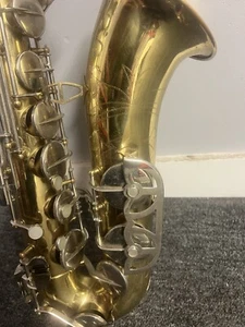 saxophone tenor - Picture 1 of 11