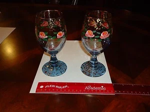 SET LOT 2 BEAUTIFUL Crystal Glass  Blue - Gold - Roses ITALY Handpainted Wine - Picture 1 of 5
