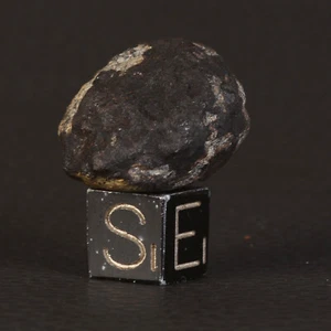 Vinales Meteorite 11.67 G Chondrite L6 Fusion Crust CUBA - Picture 1 of 12