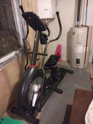 Entrenador elíptico eléctrico Schwinn 430 - negro Foto 1 de 3