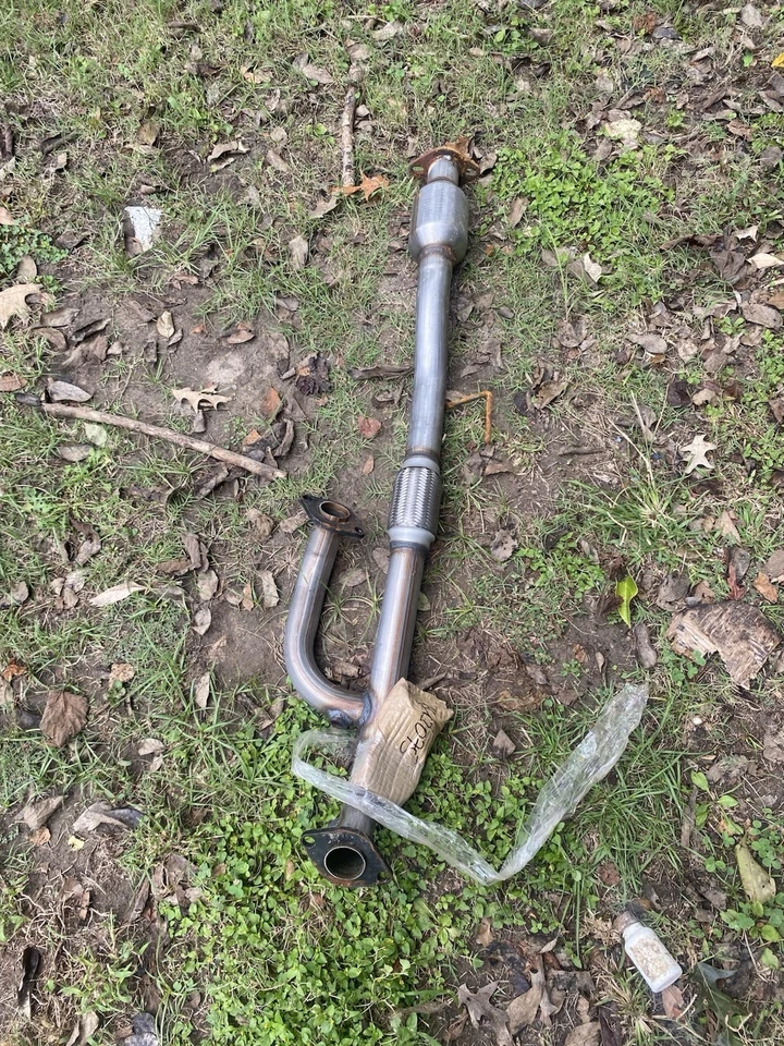 Toyota Camry V6 3.5L Flex Pipe Catalytic Converter 2007- 2012 ONE PIECE - Image 1 of 1