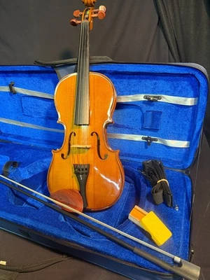 Stentor Student Series I - 15" Viola Outfit with Backpack Case, Bow & Rosin - Image 1 of 4