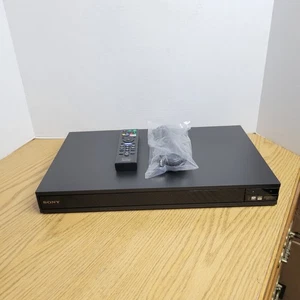 Sony UBP-X800 4K Ultra HD True 4K HDR Smart Wi-Fi DVD Blu-ray Player With Remote - Picture 1 of 10