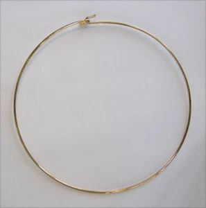 AWESOME METAL CHOKER NECK WIRE ROUND CIRCULAR 16 gauge wire GOLD TONE - Picture 1 of 1