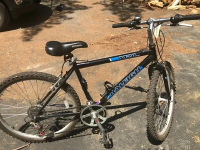 Bicicleta de montaña Mongoose 20" Ledge 2.1 7 velocidades Foto 1 de 4