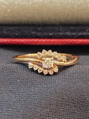 Impresionante anillo de compromiso redondo de diamantes talla brillante de 0,22 quilates en oro 585 de 14 quilates Foto 1 de 4