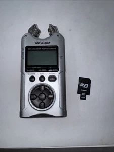 TASCAM DR-40 Linear PCM Silver Digital Recorder Sd Card Tested - Picture 1 of 8