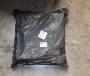 Land Rover Defender. 1987-2006. Sitzkasten unten. Teilenummer 337899. Original pt. - Bild 1 von 4