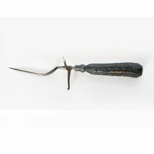 Antiguo tenedor para tallar carne de pie \ mango de asta de ciervo borde plateado 11-1/2" de largo - Imagen 1 de 7