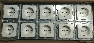 Berker Modul 2 Steckdose Polarweiss glänzend 21772 unbenutzt OVP 474309 - Bild 1 von 2