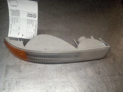 Driver Left Turn Signal from 2004 GMC Yukon 6919607 - Image 1 of 4