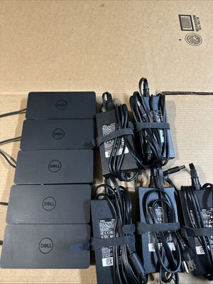 Lote de 5 estaciones de acoplamiento Dell D6000 USB-C con adaptador de CA de 130 W Foto 1 de 3
