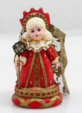 Figurine - The Red Queen - 1997 by Madame Alexander