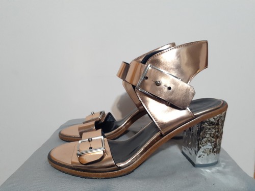Sandali McQ Alexander McQueen in pelle misura bronzo. EU 36 US 6