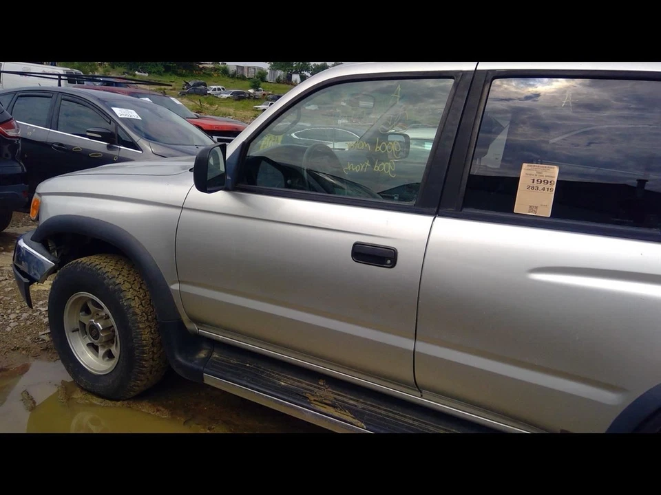 Driver Front Door SR5 Electric Windows Fits 96-02 4 RUNNER 887546 Foto 1 de 1