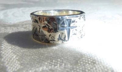 AMAZING JAMES AVERY STERLING SILVER TEXTURED INCISED CROSS WIDE BAND RING SIZE 7 - Image 1 of 3
