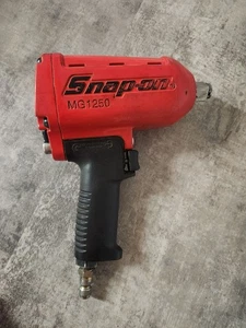 Snap-On MG1250 3/4” Drive Heavy-Duty Air Impact Wrench - Picture 1 of 5