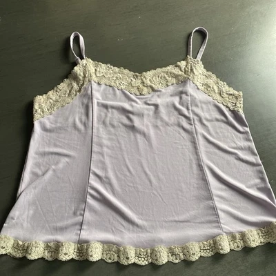 Cami lavanda Lane Bryant crema marfil acento de encaje -- talla 14/16 Foto 1 de 4