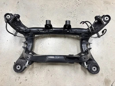 BMW E90 E92 E93 M3 2008-2013 OEM EJE TRASERO SOPORTE SUBMARCO CUNA TRAVESAÑO Foto 1 de 4